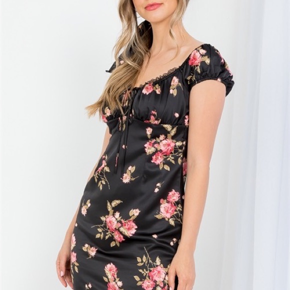 BLACK FLORAL LACE DETAIL MINI BABYDOLL 90s STYLE DRESS - Picture 1 of 8